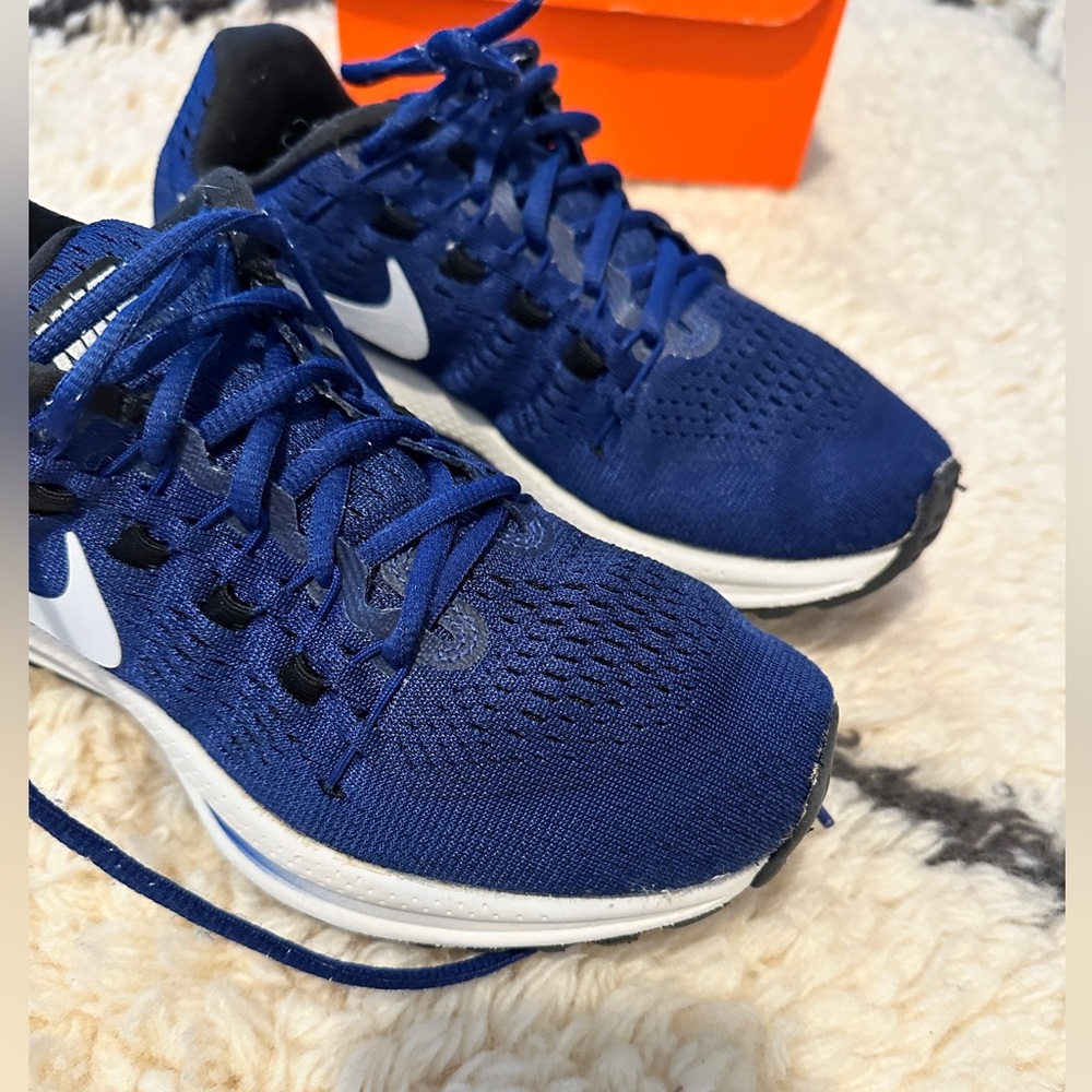 Nike Vomero sneakers women 7.5